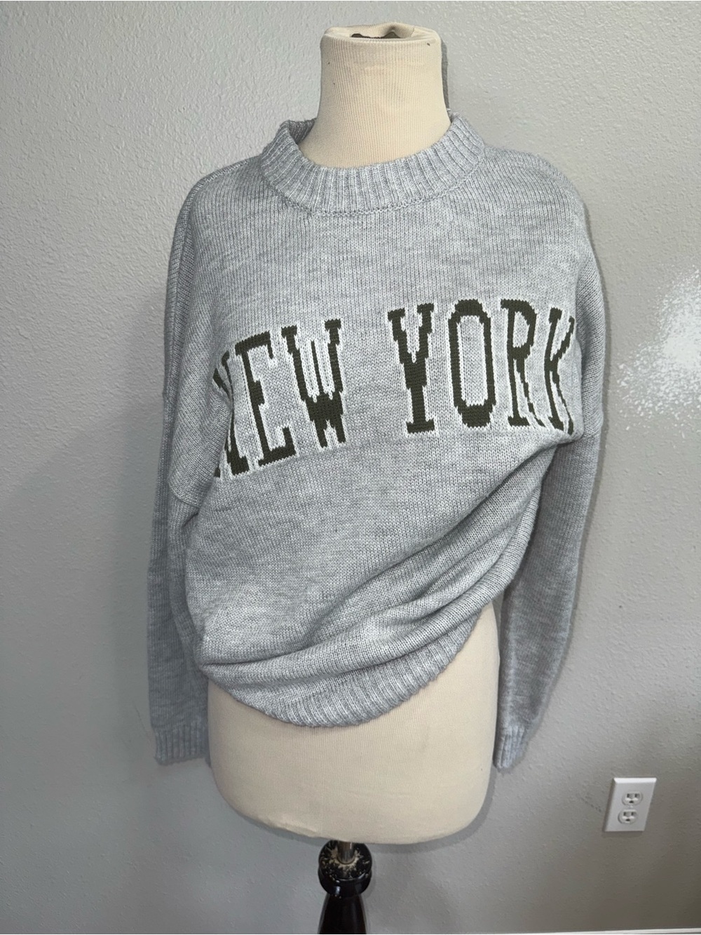 NEW YORK Crewneck Sweatshirt- Just Polly size XL
